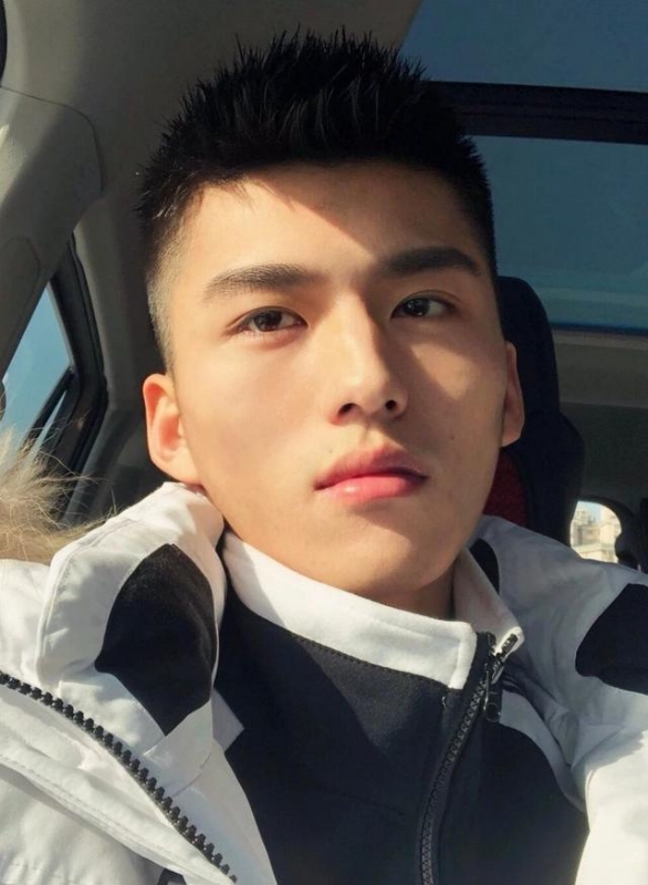 飞翔的第一张照片--辽宁蓝颜知己交友网